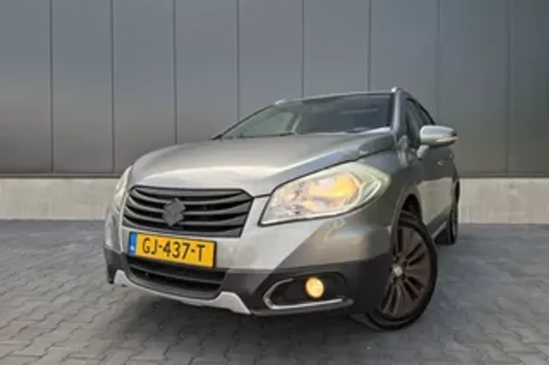 Suzuki S-Cross (2013)