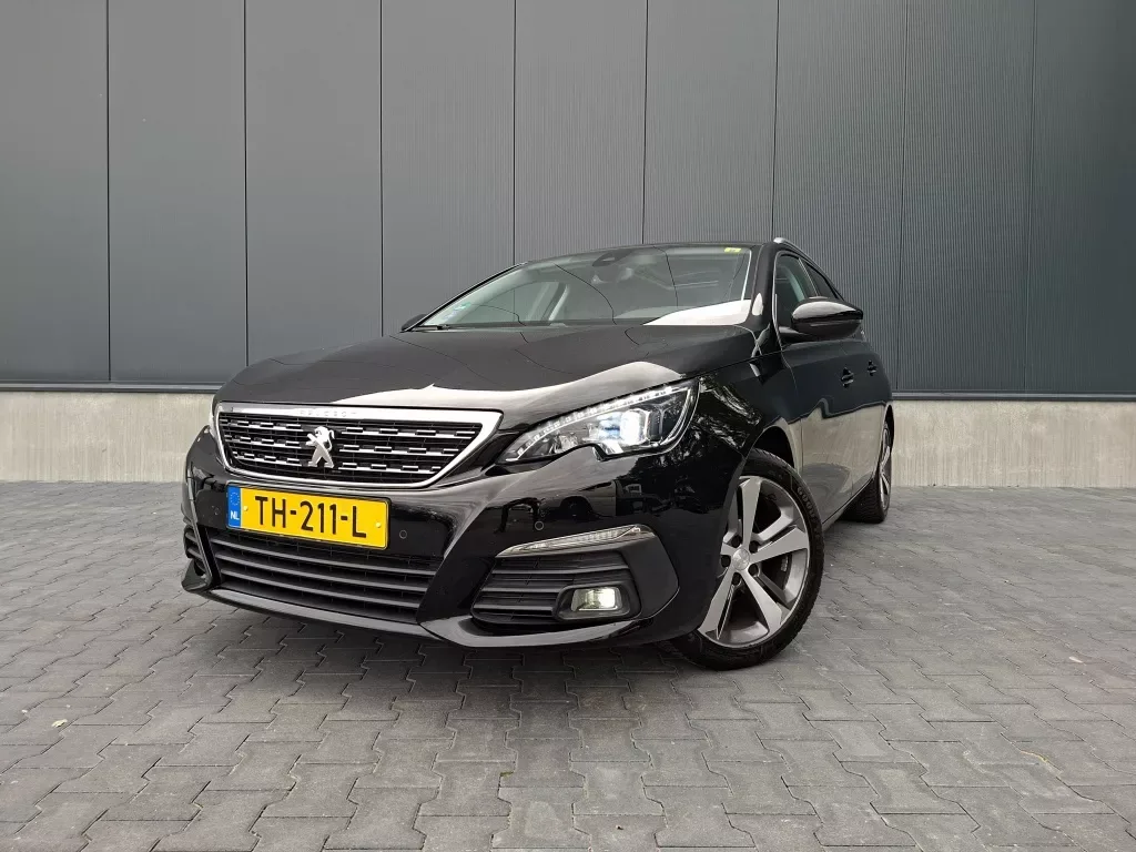 Peugeot 308 (2018) — foto 1