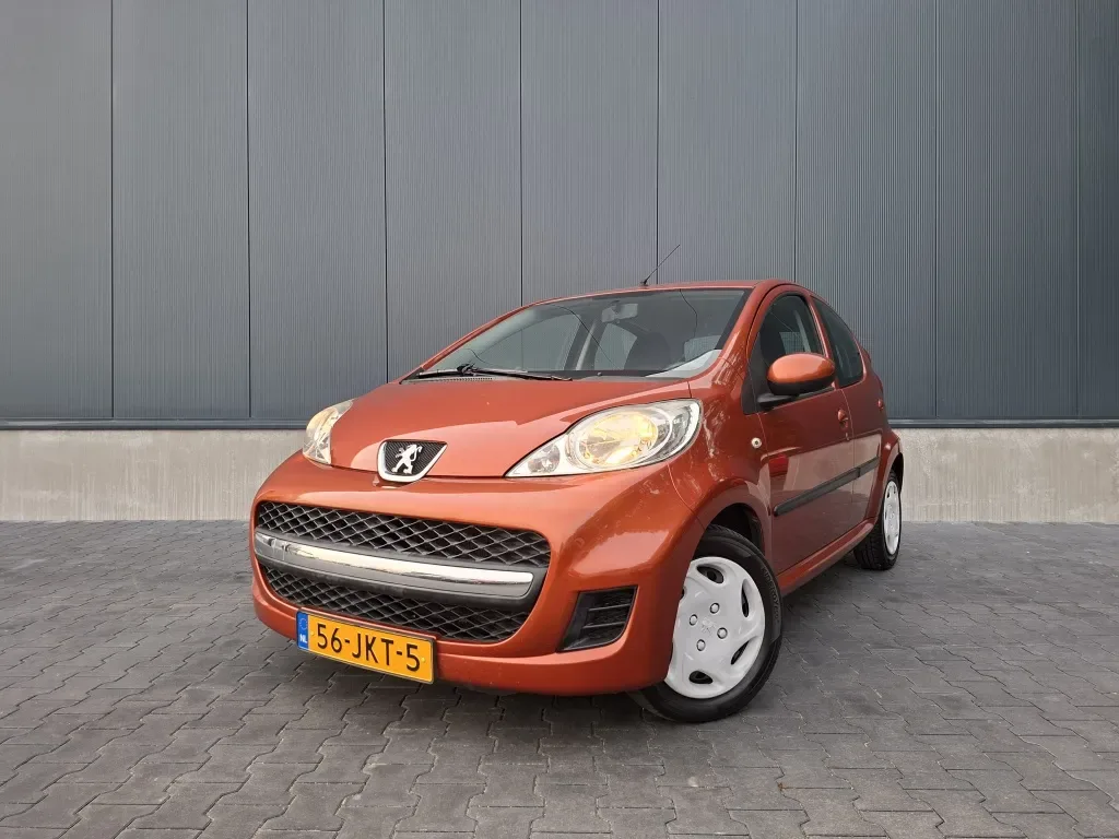 Peugeot 107 (2009) — foto 1