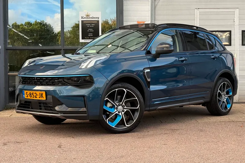 Lynk & Co 01 (2023)