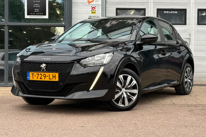 Peugeot e-208 (2023)