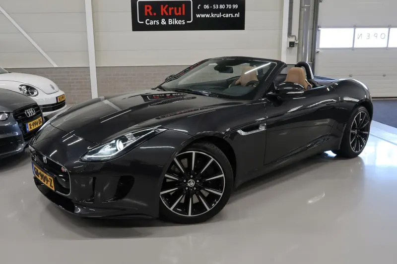 Jaguar F-Type (2015)