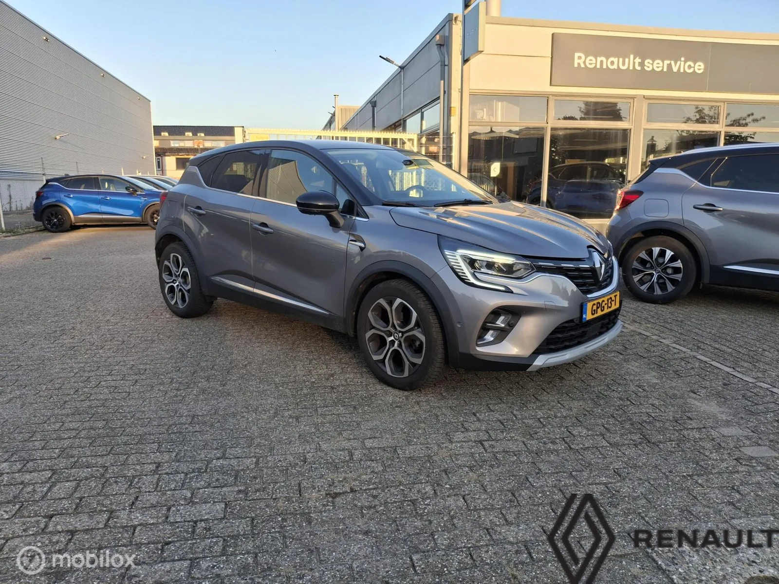 Renault Captur (2023) — foto 1