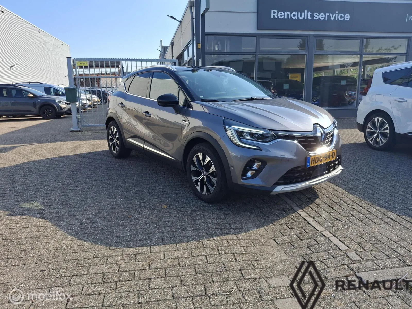 Renault Captur (2024) — foto 1