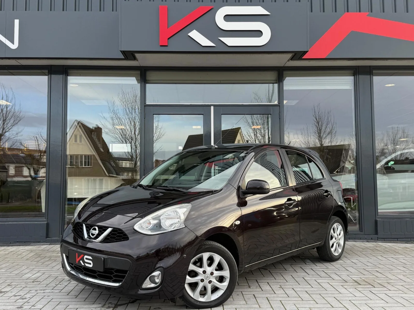 Nissan Micra (2015) — foto 1