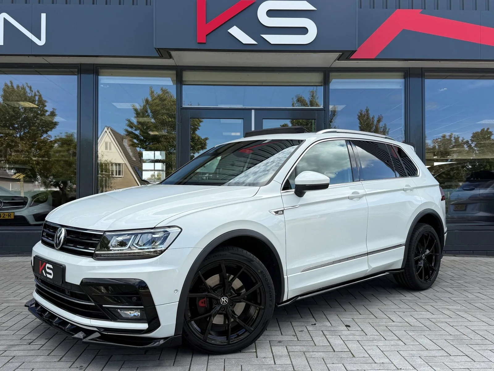 Volkswagen Tiguan (2017) — foto 1
