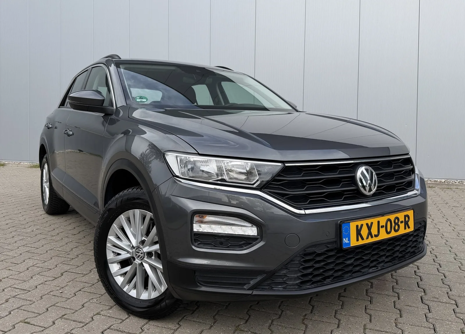 Volkswagen T-Roc (2018) — foto 1