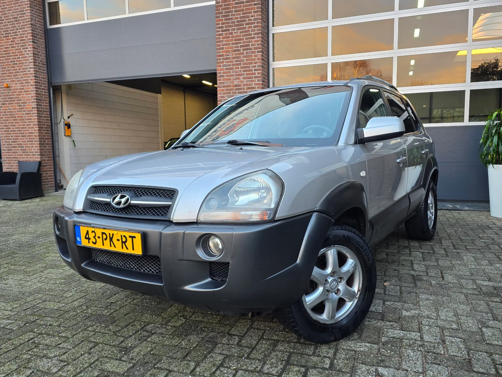 Hyundai Tucson (2004) — foto 1