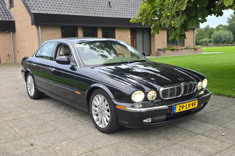 Jaguar XJ (2003)