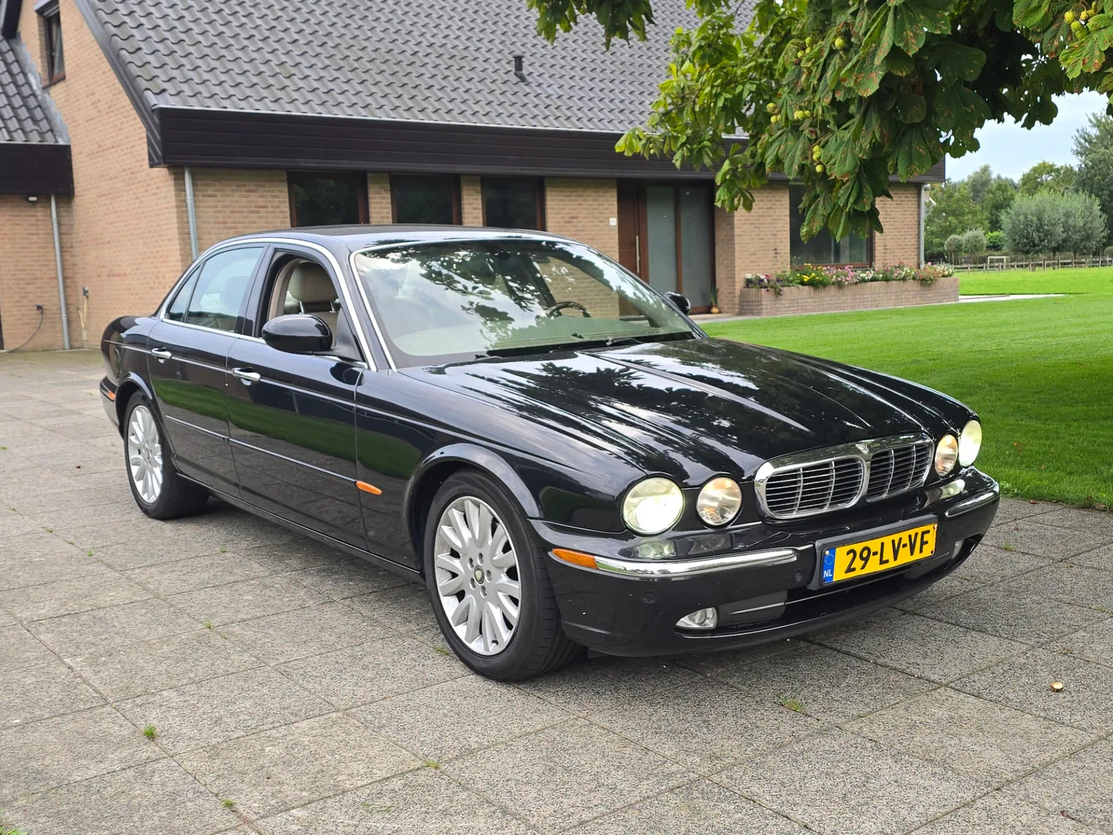Jaguar XJ (2003) — foto 1