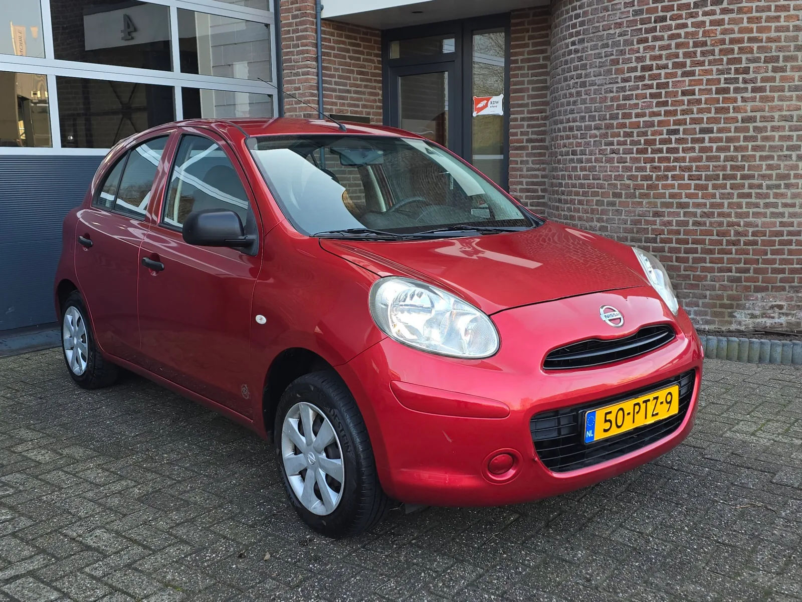 Nissan Micra (2011) — foto 1