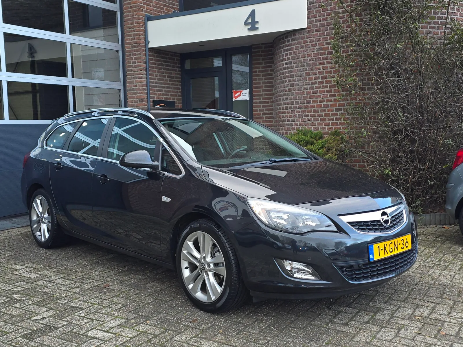 Opel Astra (2013) — foto 1