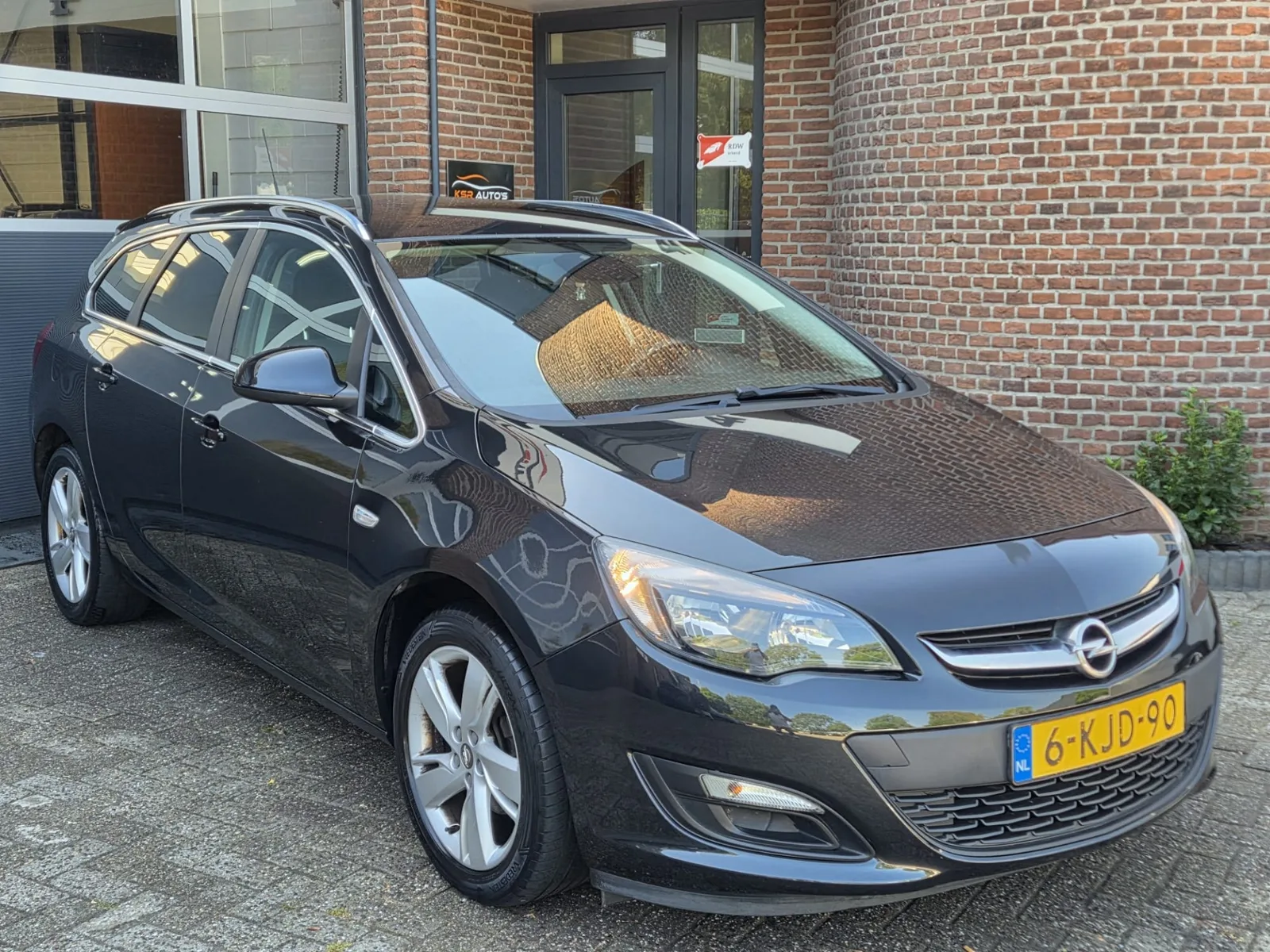 Opel Astra (2013) — foto 1