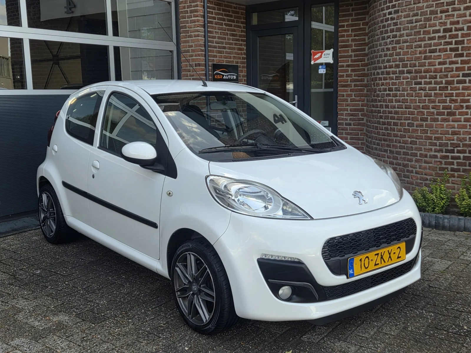 Peugeot 107 (2013) — foto 1