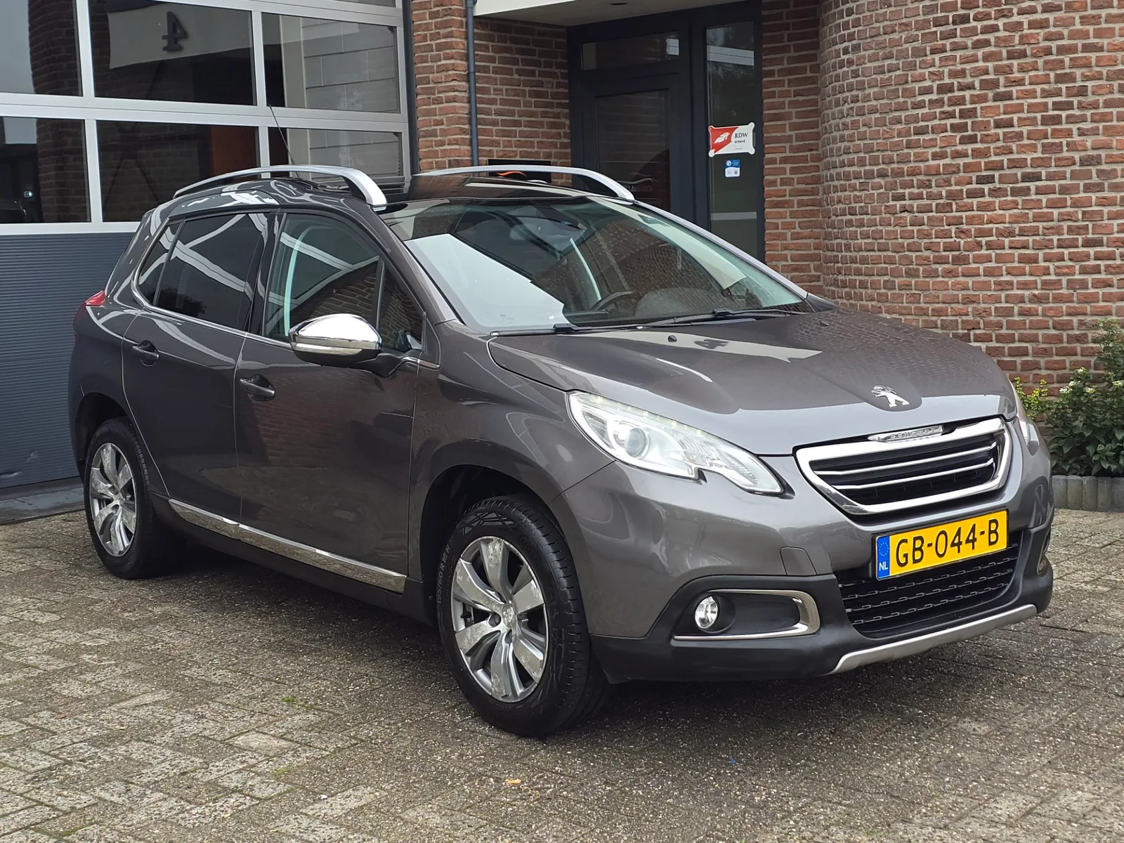 Peugeot 2008 (2015) — foto 1