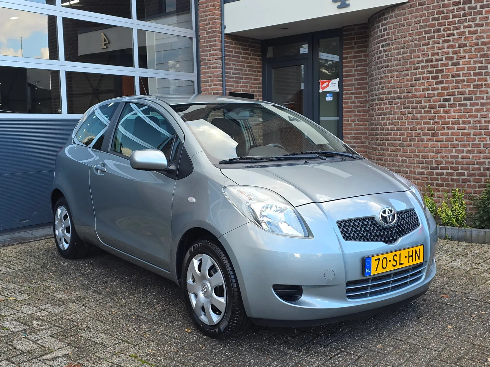 Toyota Yaris (2006) — foto 1