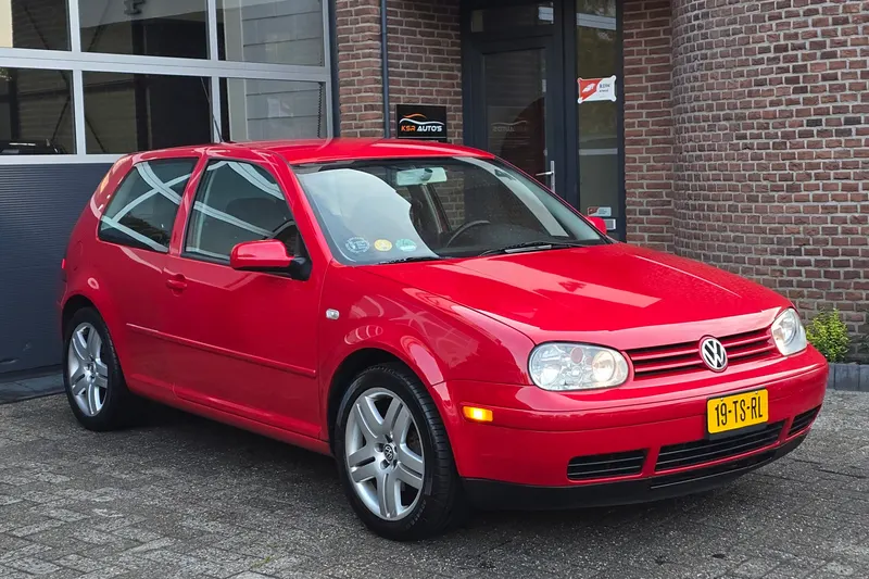 Volkswagen Golf (2003)