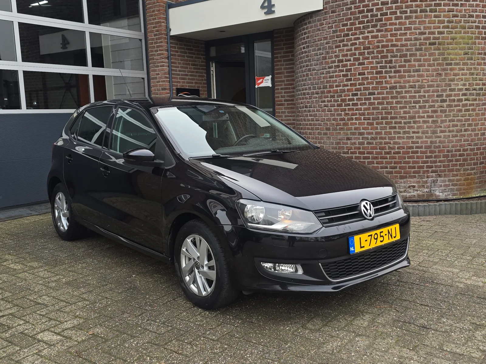 Volkswagen Polo (2011) — foto 1