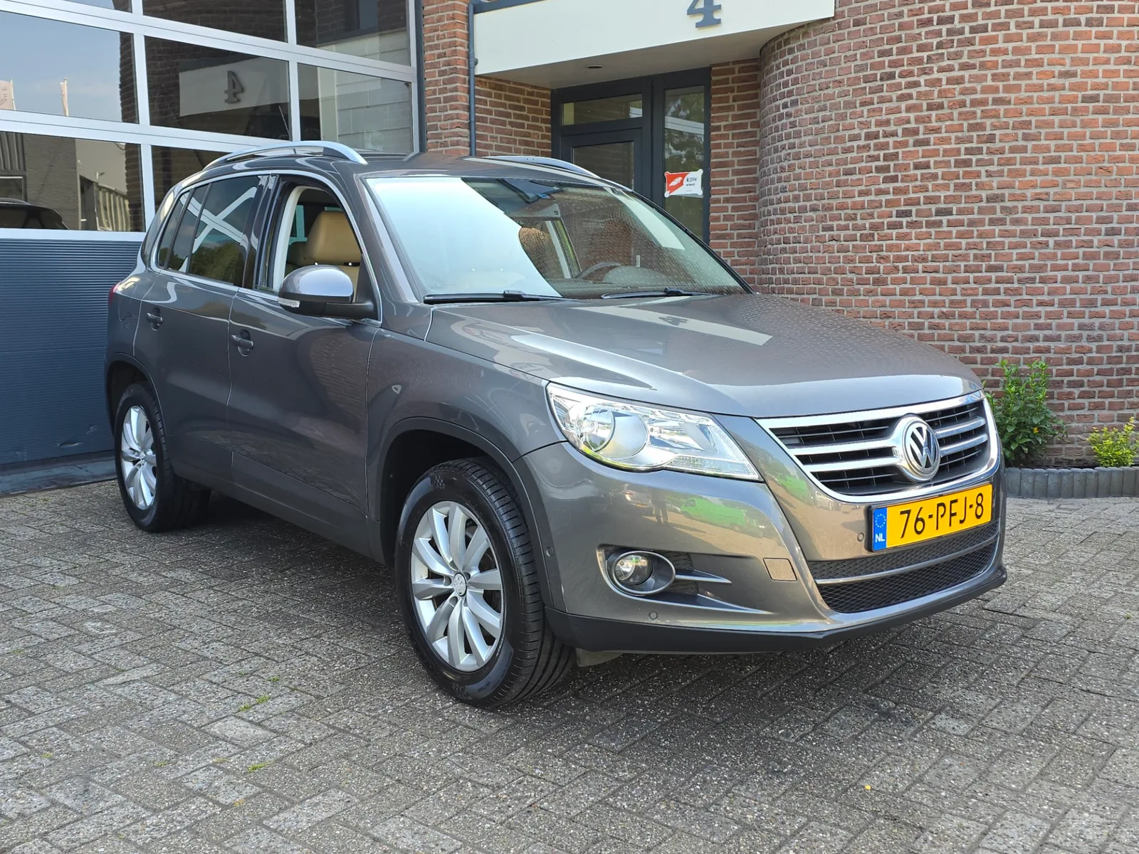 Volkswagen Tiguan (2011) — foto 1