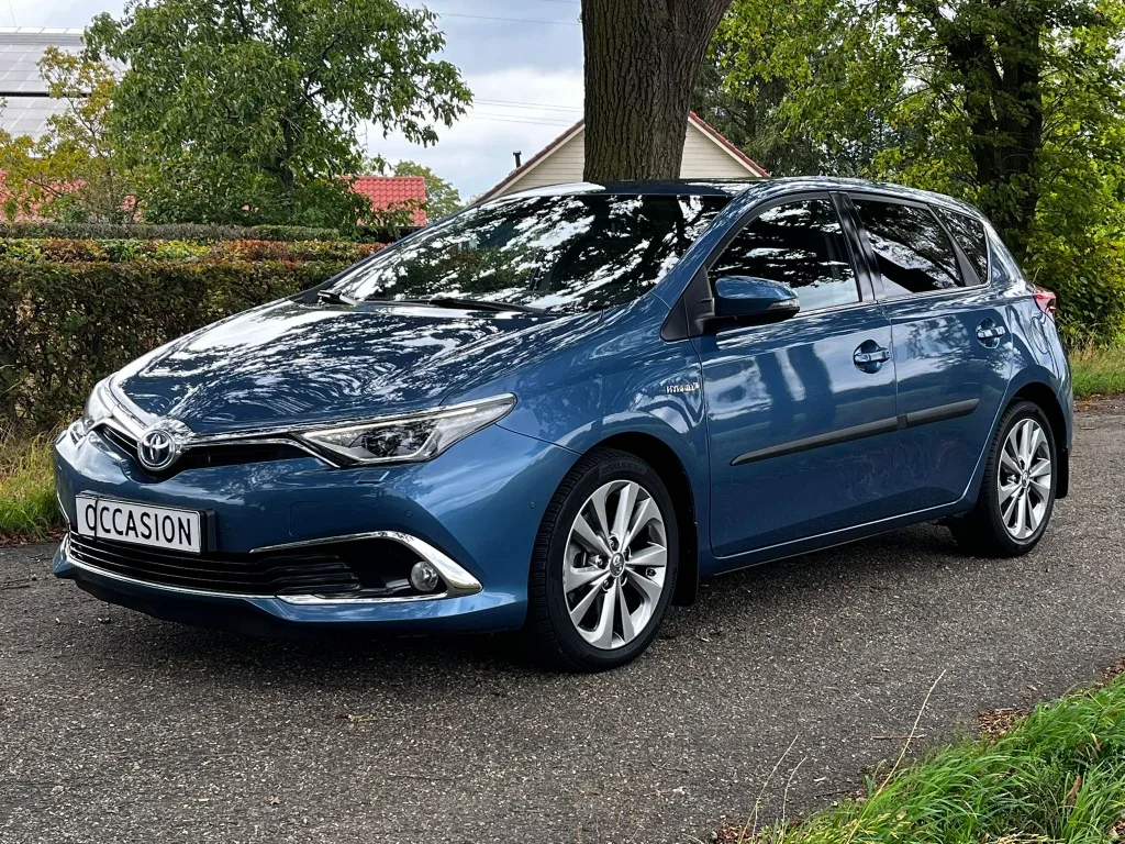 Toyota Auris (2016) — foto 1