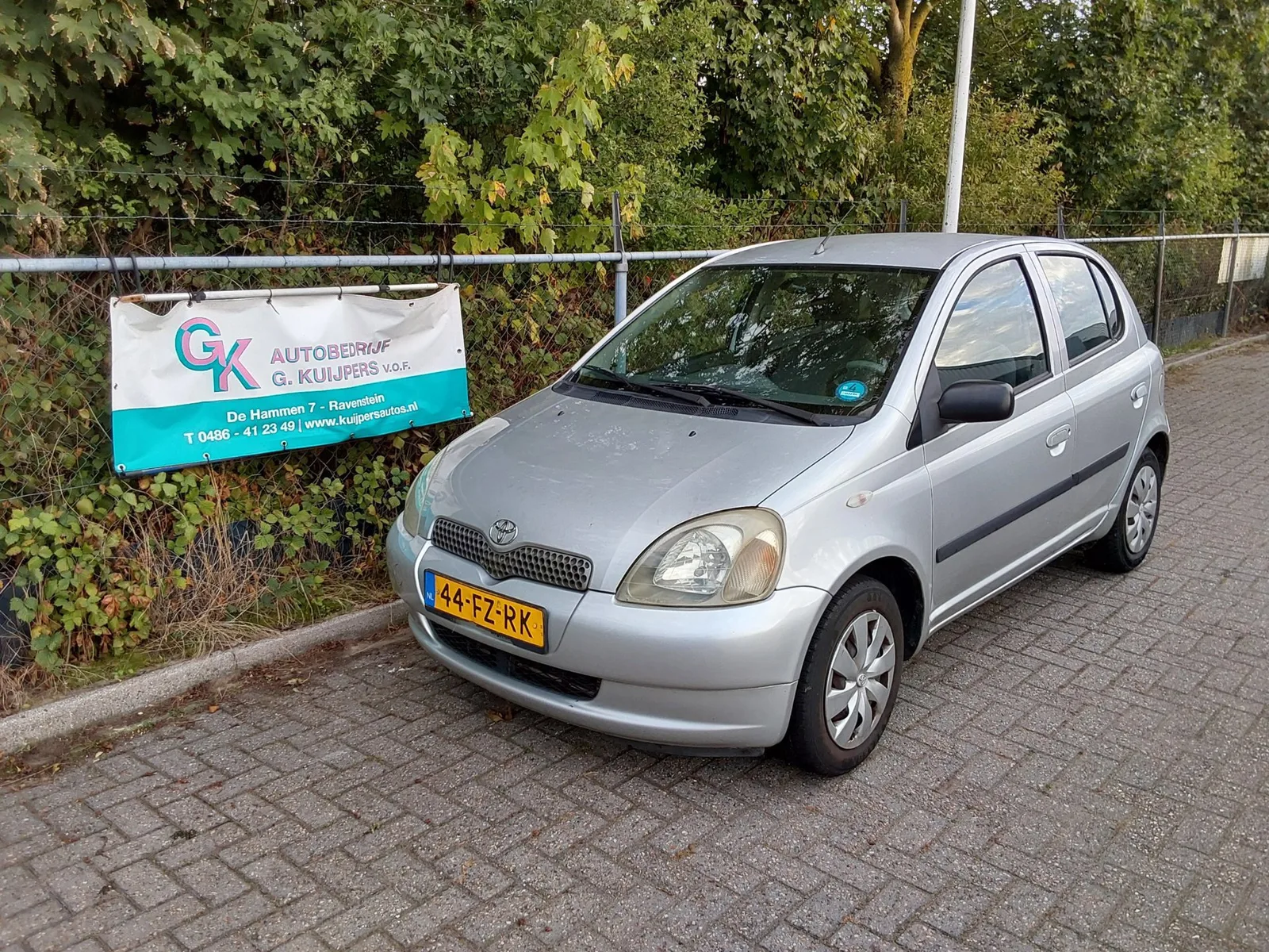 Toyota Yaris (2000) — foto 1