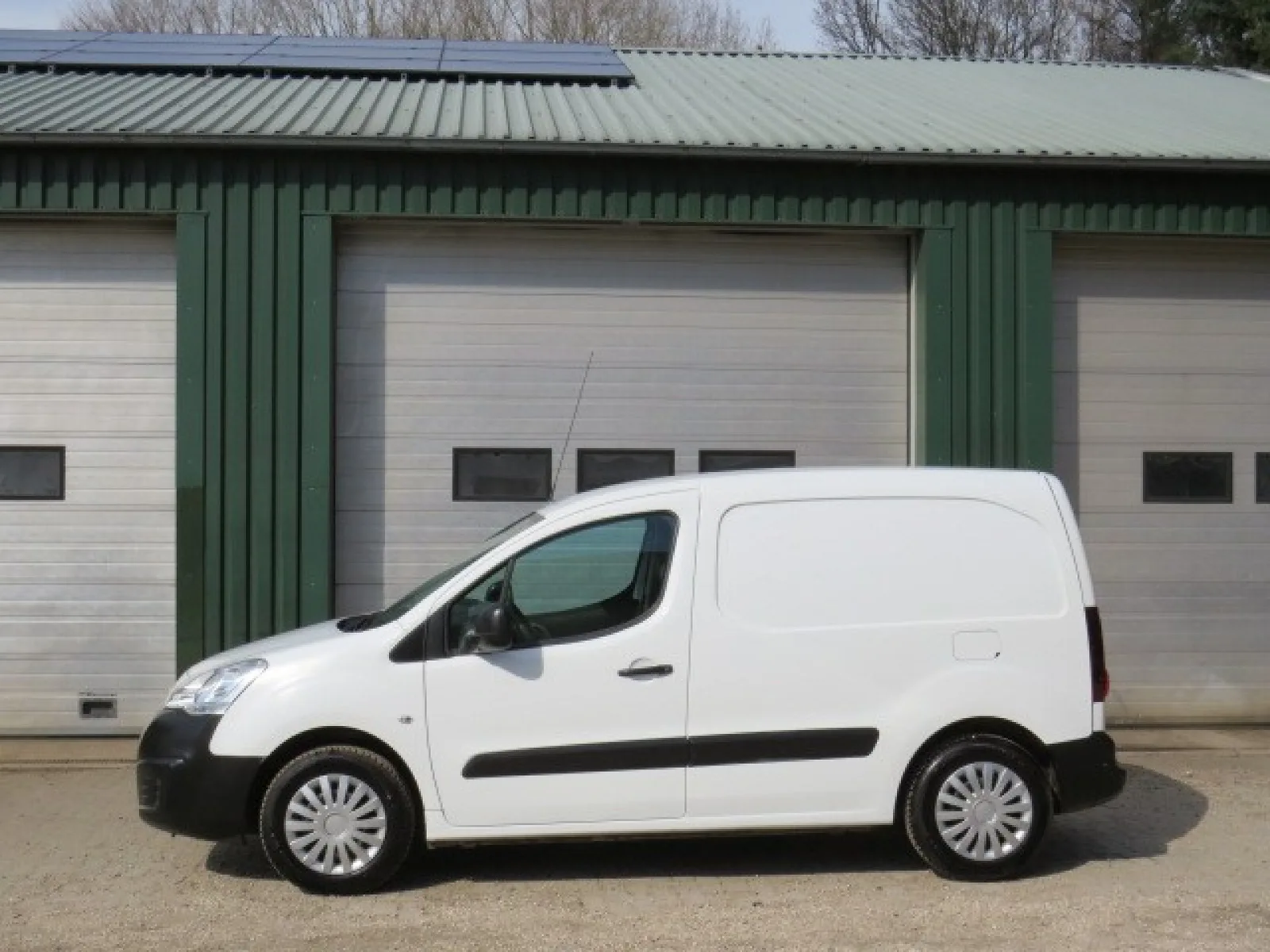 Peugeot Partner (2015) — foto 1
