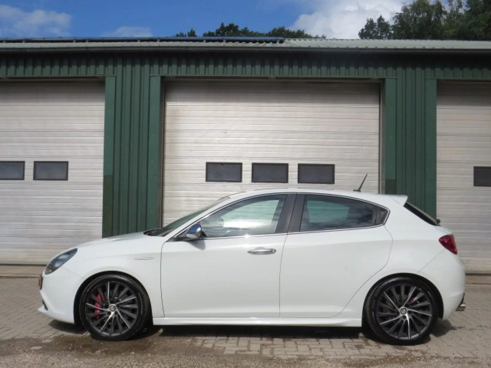 Alfa Romeo Giulietta (2011) — foto 1