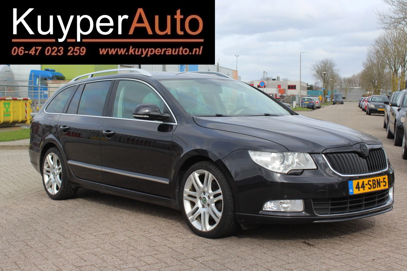 Škoda Superb (2011) — foto 1