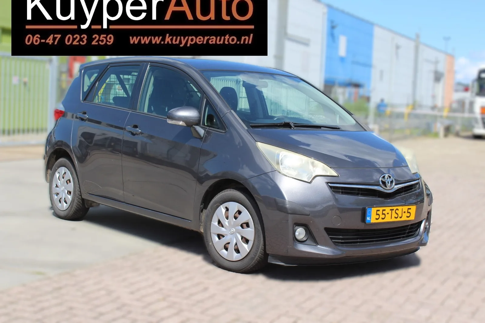 Toyota Verso-S (2012) — foto 1