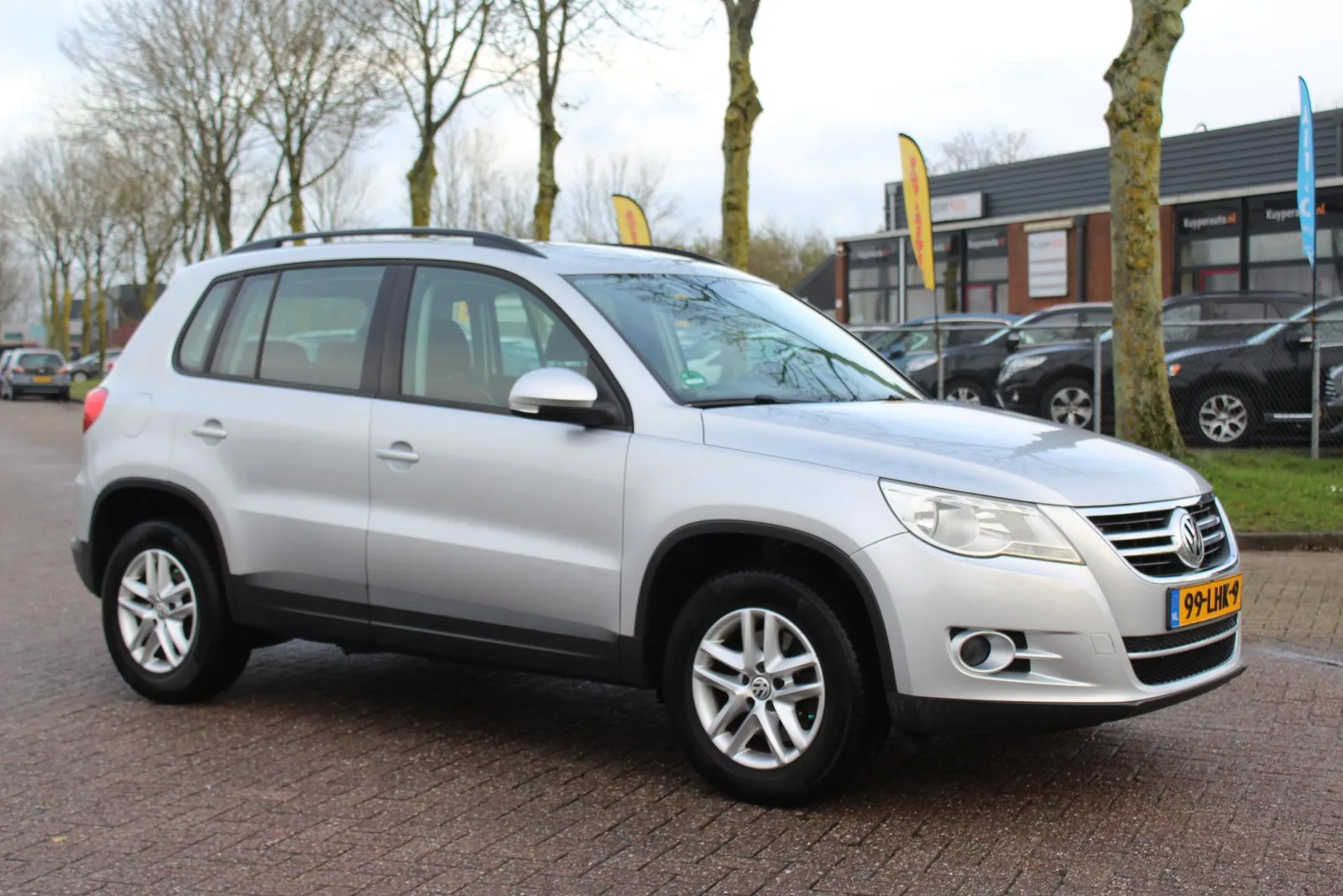Volkswagen Tiguan (2010) — foto 1