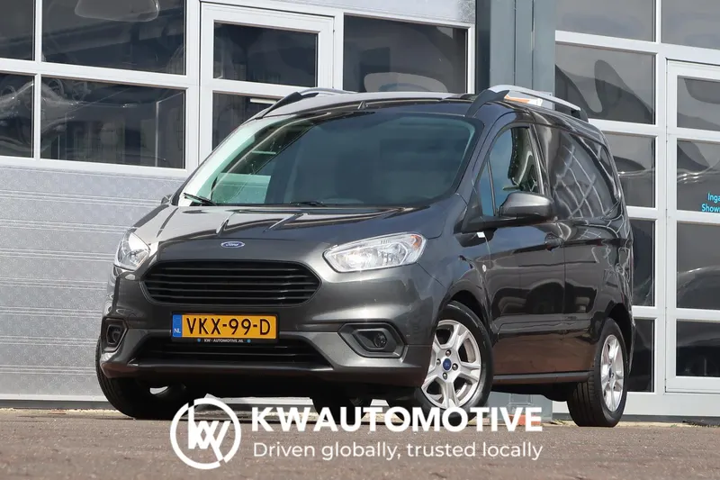 Ford Transit Courier (2021)