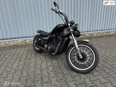 Suzuki VS 700 Intruder (1985) — foto 1