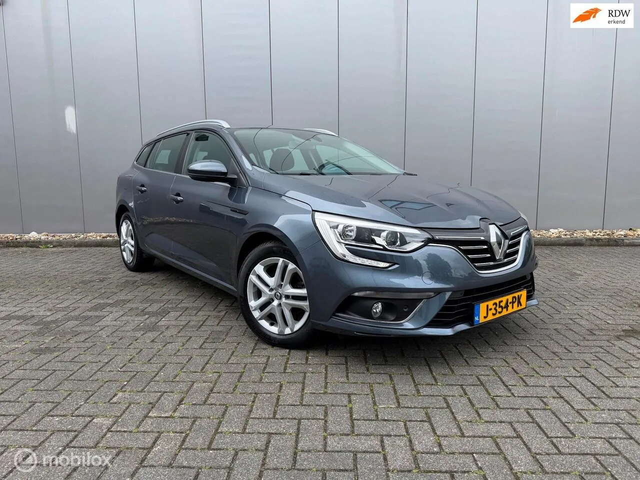 Renault Mégane (2017) — foto 1