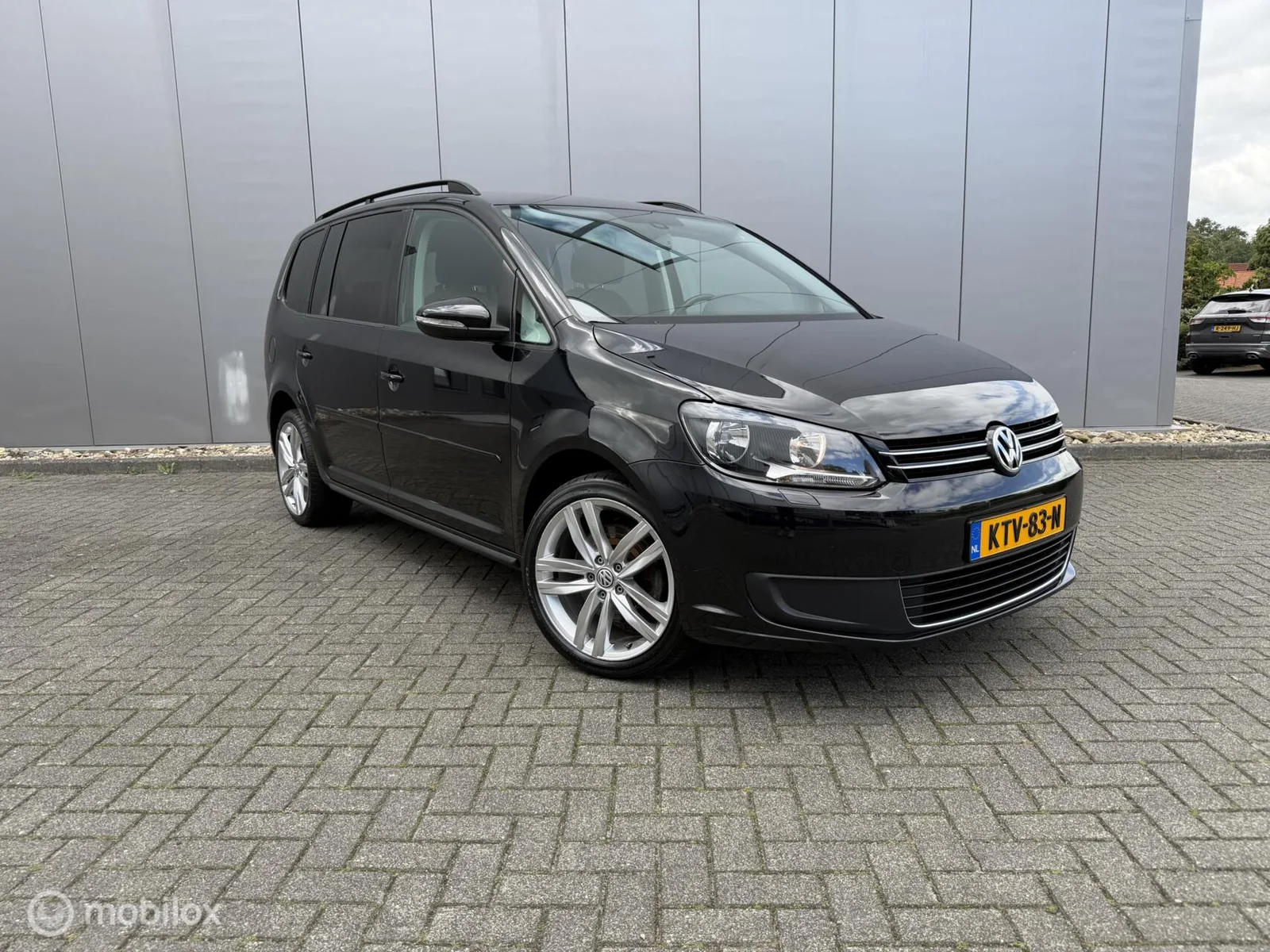 Volkswagen Touran (2014) — foto 1
