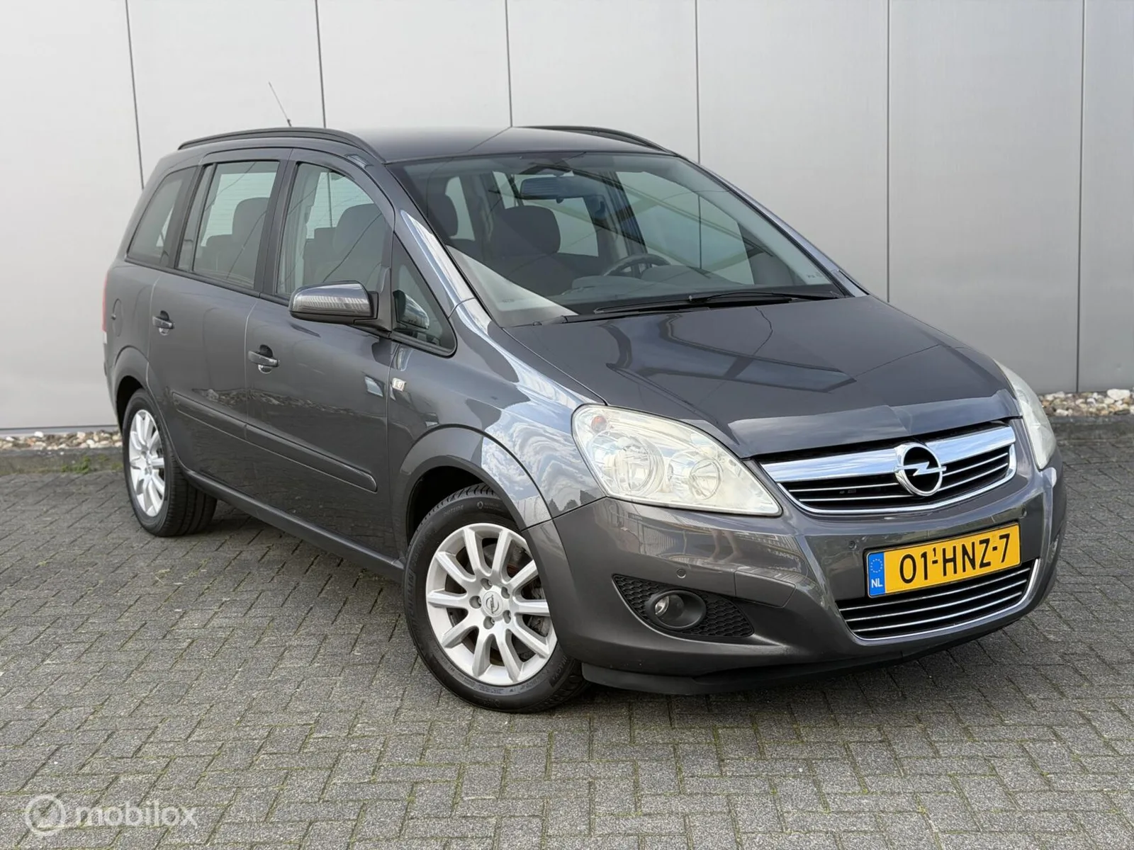 Opel Zafira (2009) — foto 1