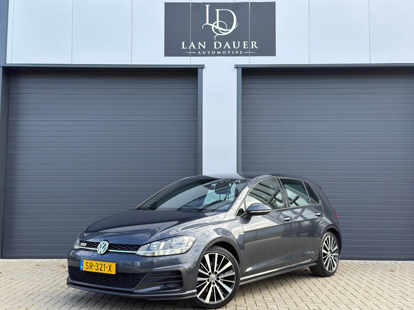 Volkswagen Golf (2018) — foto 1