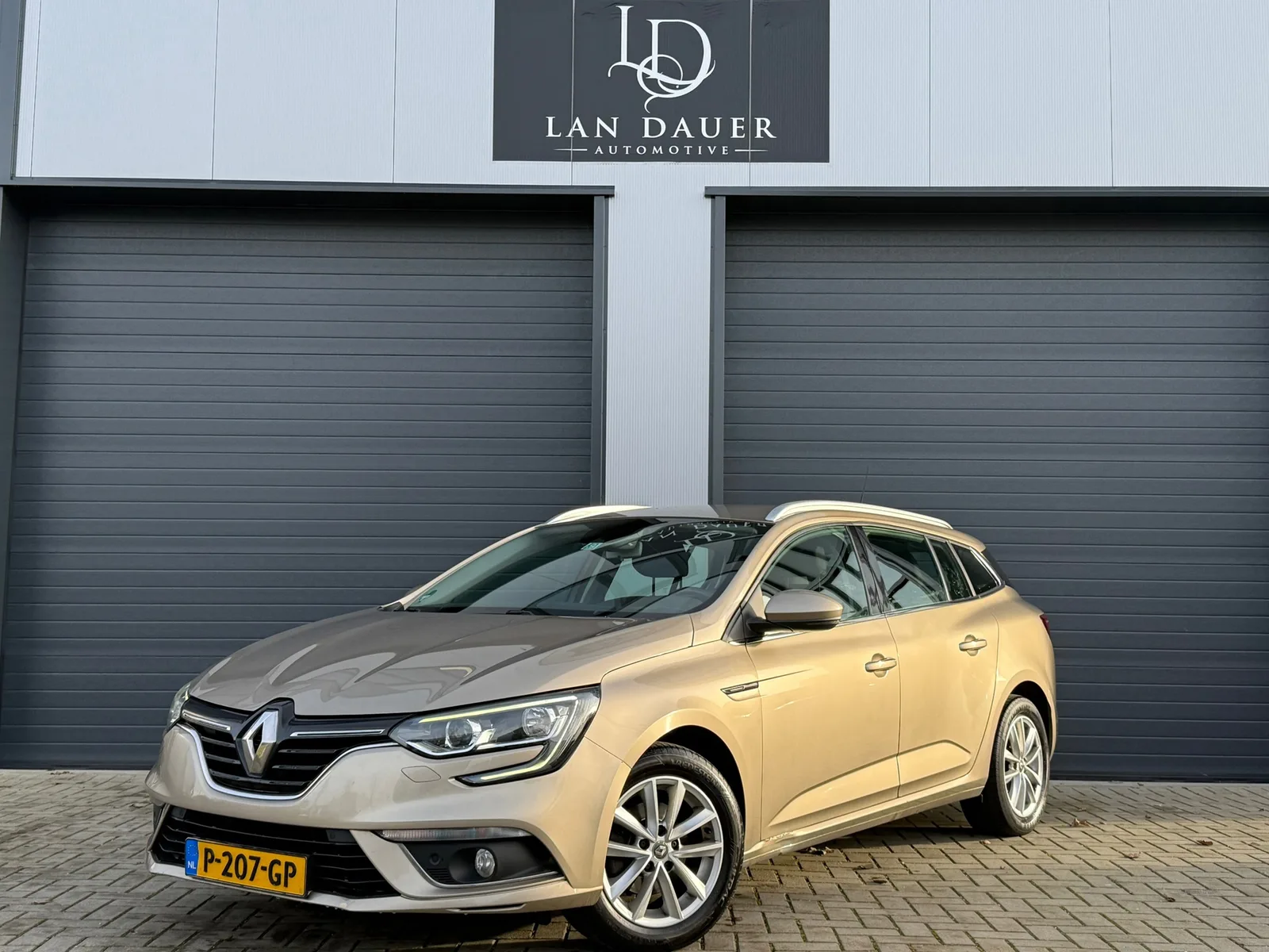 Renault Mégane (2019) — foto 1