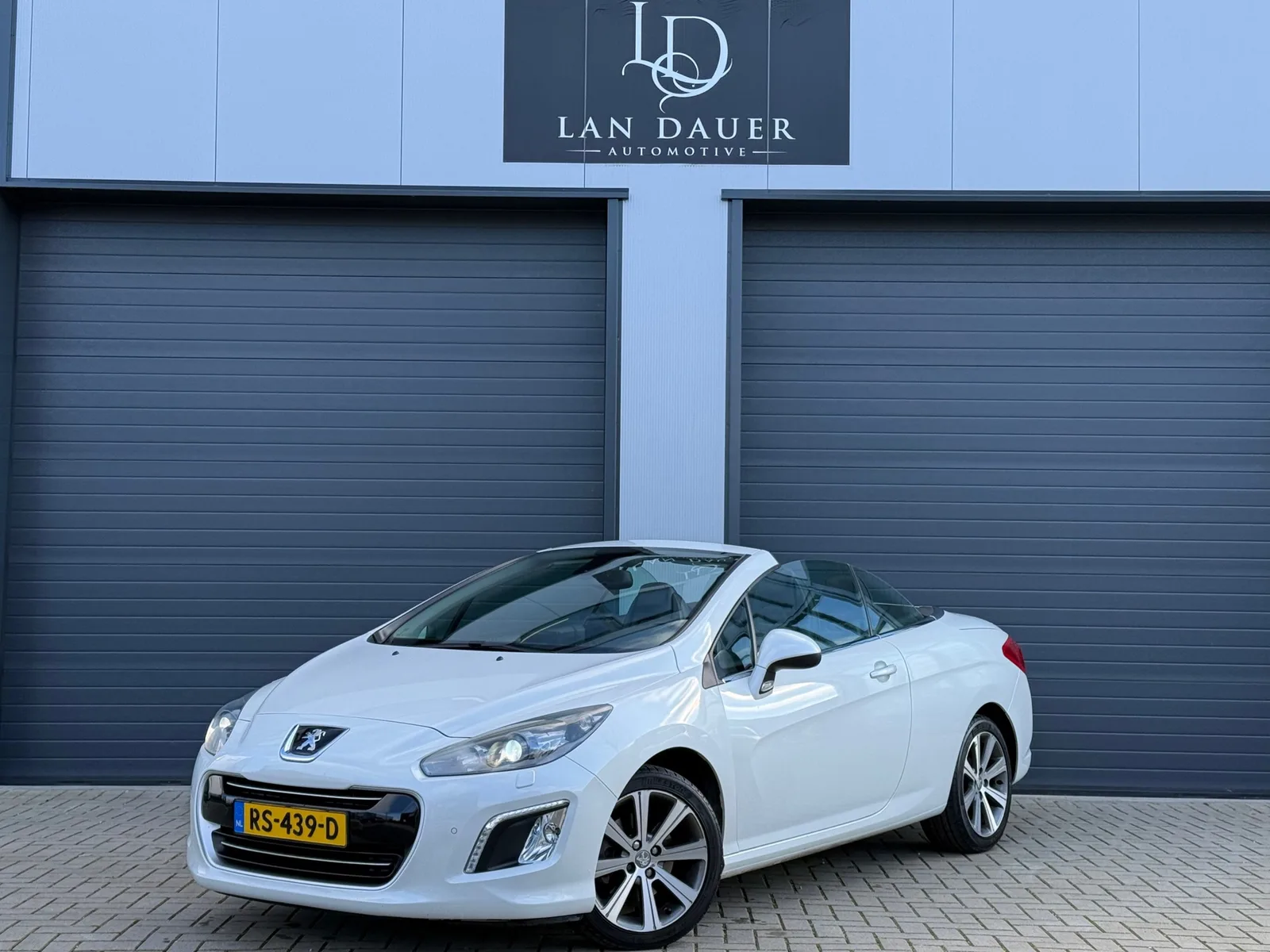 Peugeot 308 (2014) — foto 1