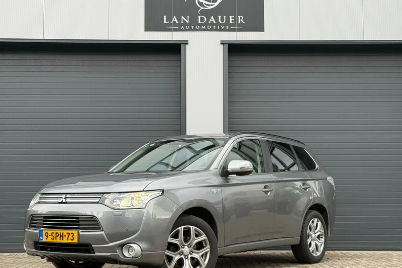 Mitsubishi Outlander (2013)