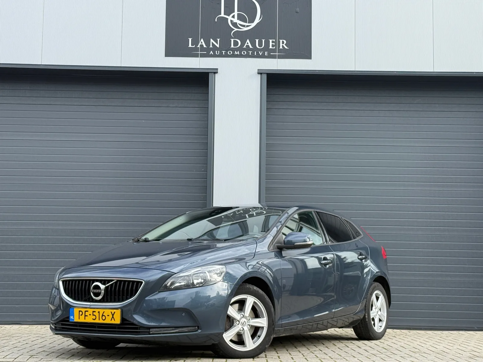 Volvo V40 (2016) — foto 1