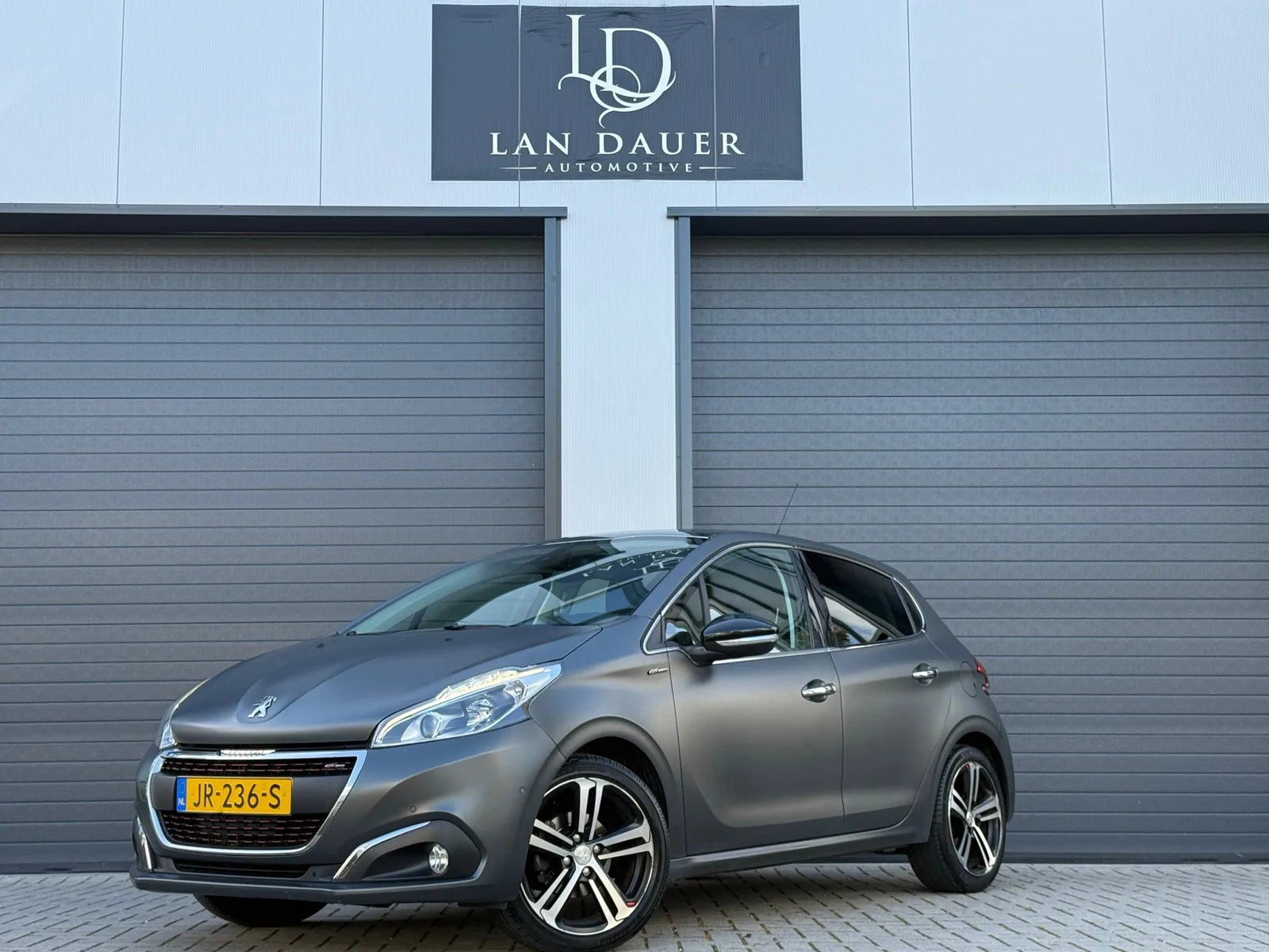Peugeot 208 (2016) — foto 1