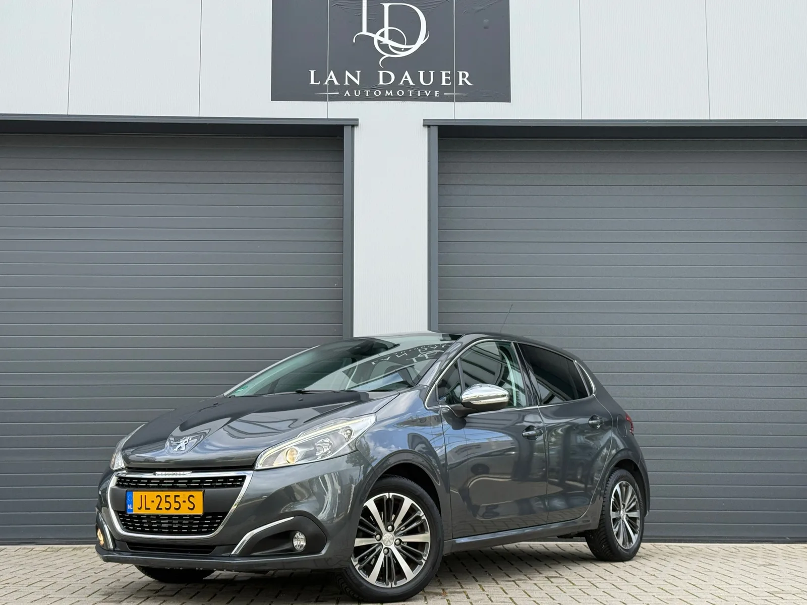 Peugeot 208 (2016) — foto 1