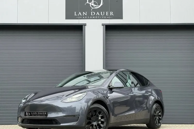 Tesla Model Y (2021)