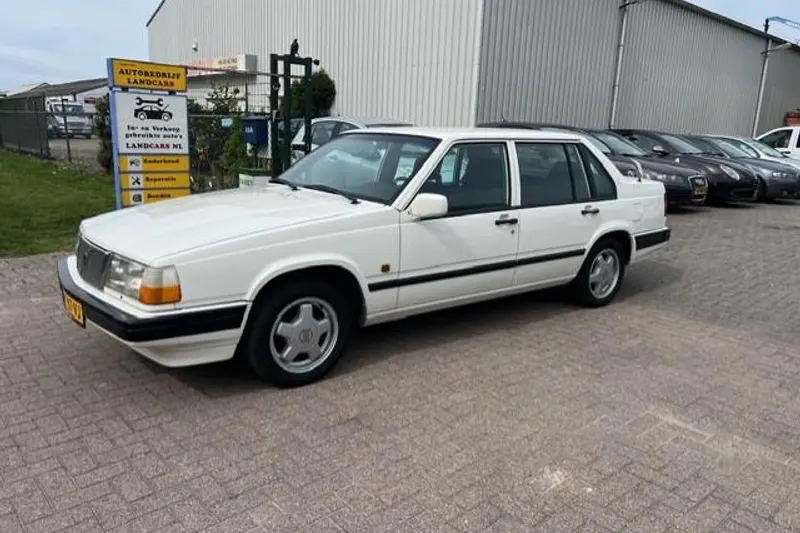 Volvo 940 (1990)