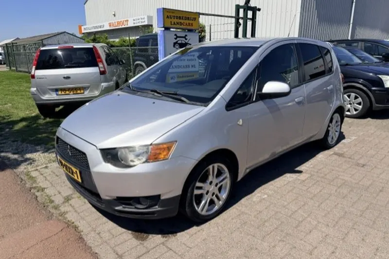 Mitsubishi Colt (2009)