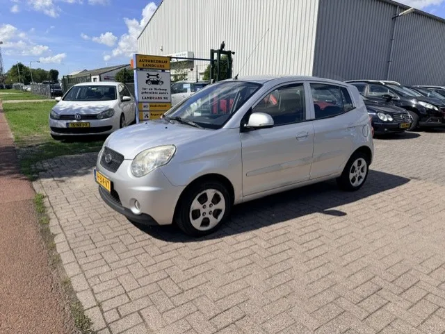 Kia Picanto (2010) — foto 1