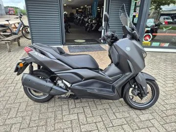 Yamaha X-MAX 300 (2023) — foto 1
