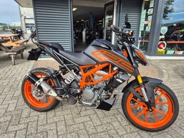 KTM 125 Duke (2021) — foto 1