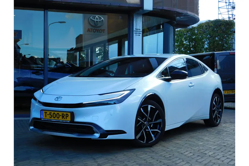 Toyota Prius (2023)