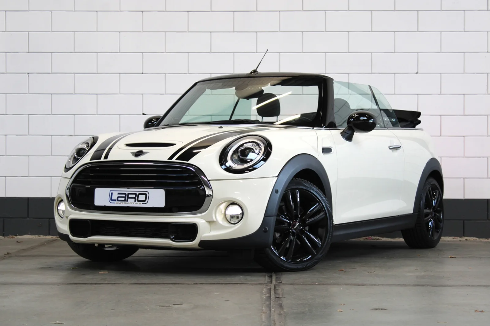 MINI Cabrio (2019) — foto 1